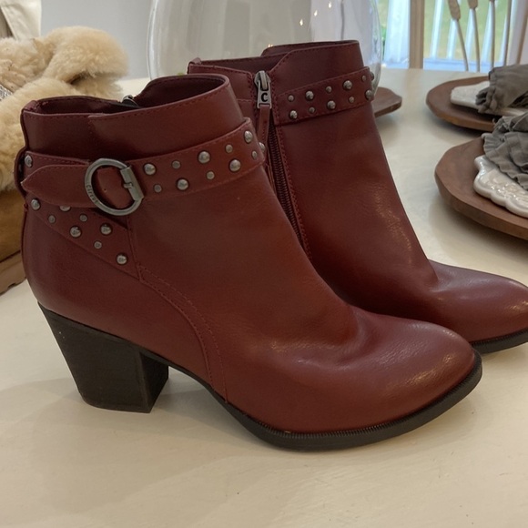 NWOT CIRCUS BY SAM EDELMAN
Monica Studded Bootie
Size 8.5 - Picture 2 of 5